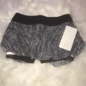 brand new lululemon skirt!! size 4
